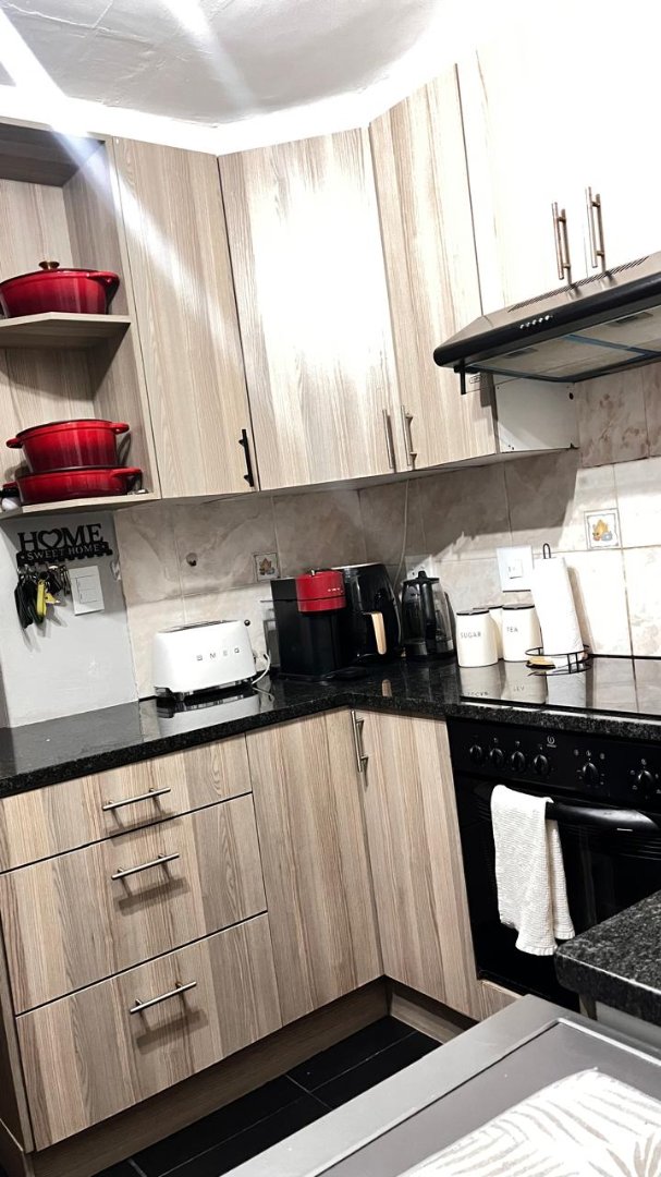 4 Bedroom Property for Sale in Kleinvlei Western Cape